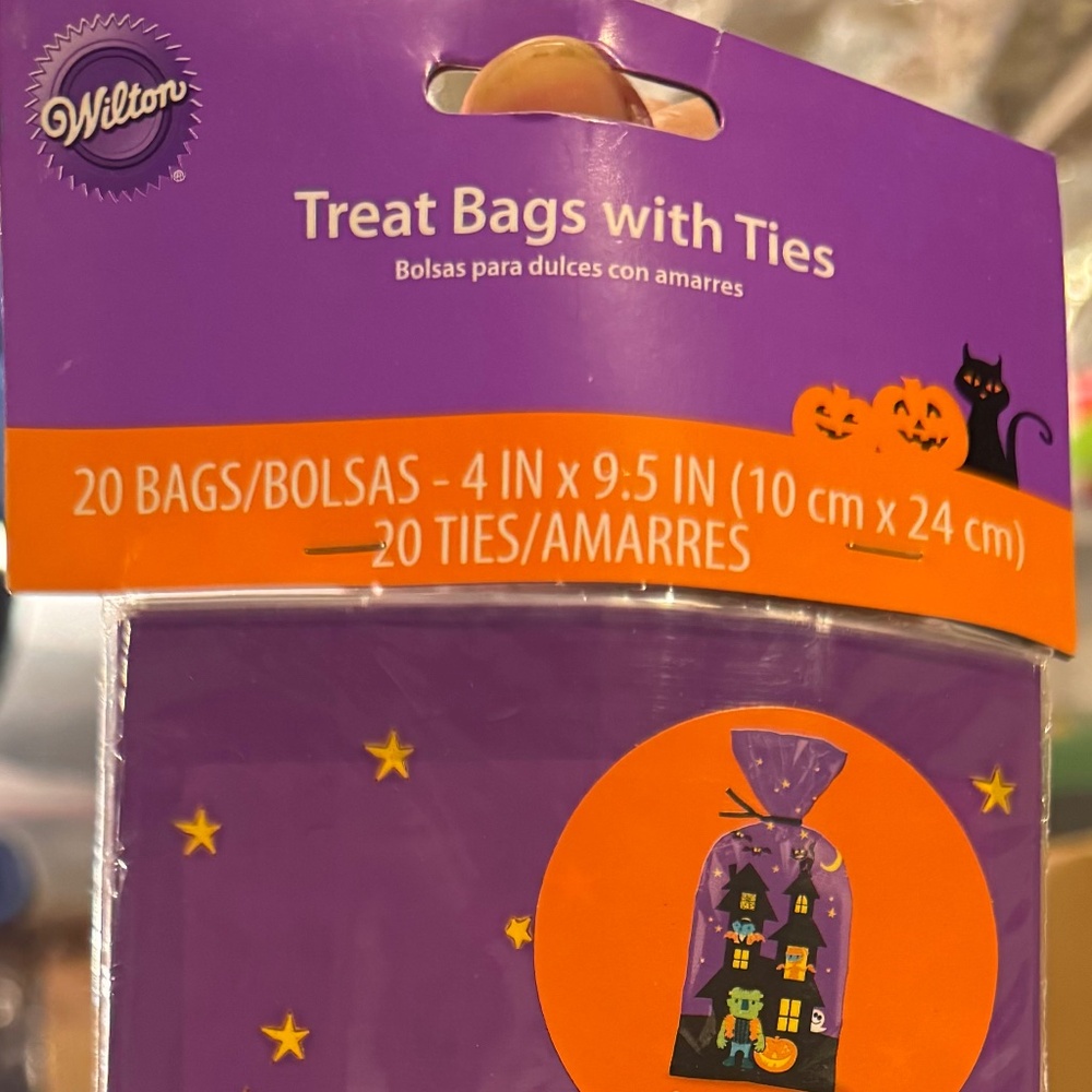 40 HALLOWEEN TREAT BAGS WITH TIES 4IN x 9.5 IN (10x24 cm)